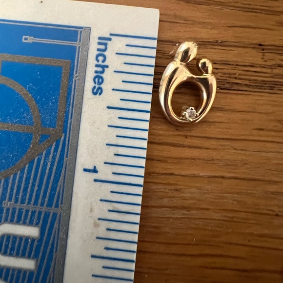 💐Solid 14k Mother & child pendant  - gorgeous! - Picture 3 of 6